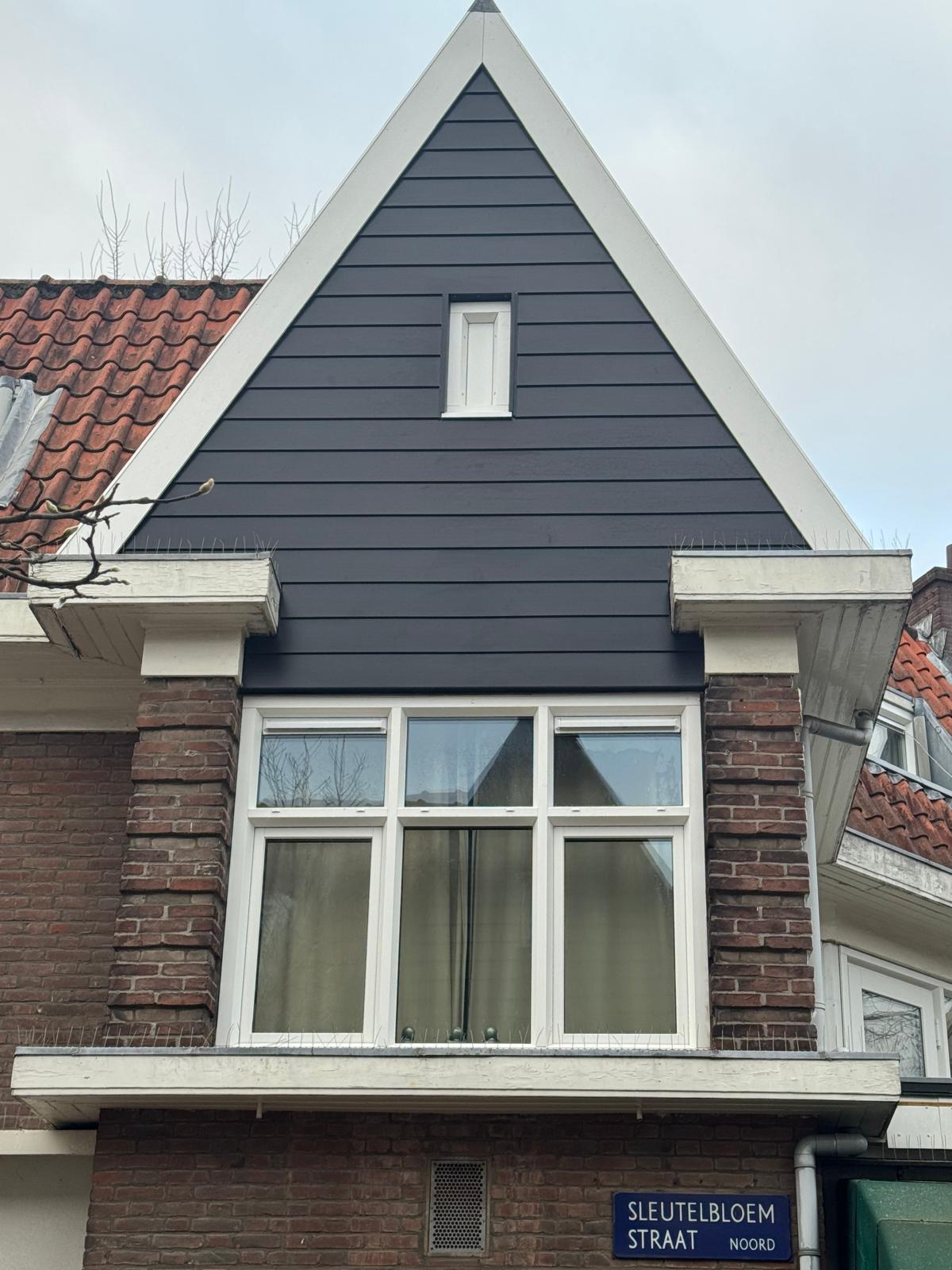 Vernieuwde gevel met kunststof kozijnen in Amsterdam